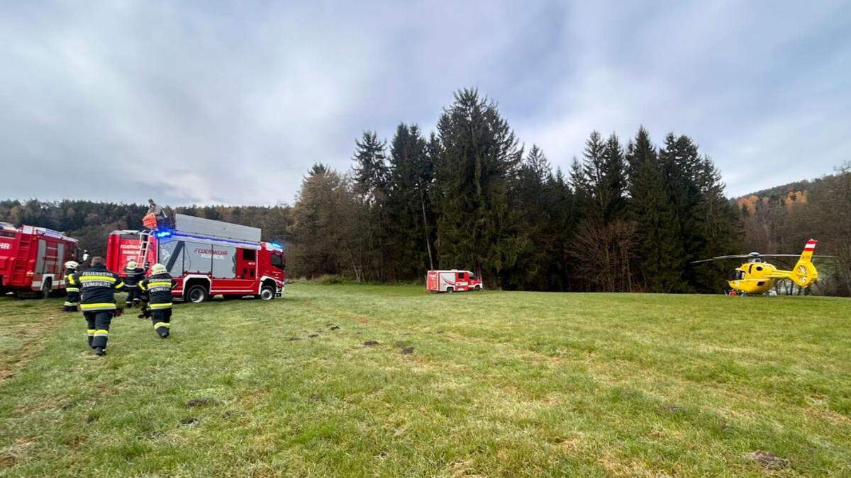 Notarzthubschrauber brachte den verletzten Arbeiter ins Spital.