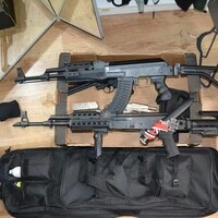Auch halbautomatische Waffen wurden sichergestellt