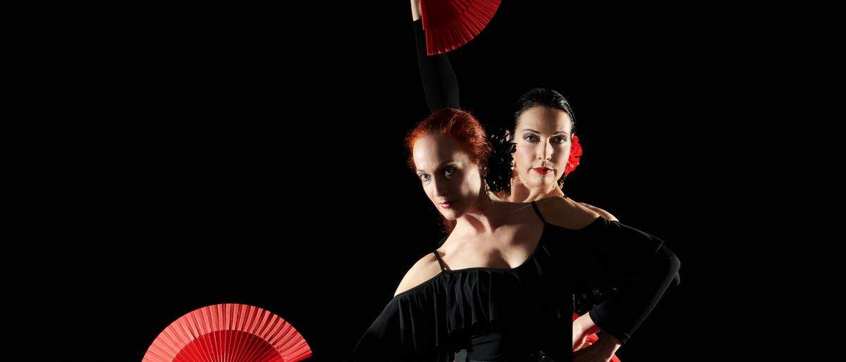 Selina und Tanja Stekl tanzen seit ihrer Jugend gemeinsam Flamenco