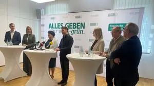 ÖVP im Wahlkampf: Lerchbammer, Walch, Khom, Vogl, Kaltenegger, Hammer und Eisl-Eiselsberg (v. l.) 