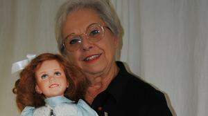 Gerlinde Bartelt-Stelzer mit Puppe Elli