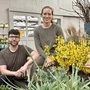 Martin Wruss und seine Schwester Stefanie Tement vom Gartenbaubetrieb Wruss in Gamlitz inmitten blühender Frühlingsboten: Mit der Lust aufs Garteln startet für die Branche das große Frühjahrsgeschäft