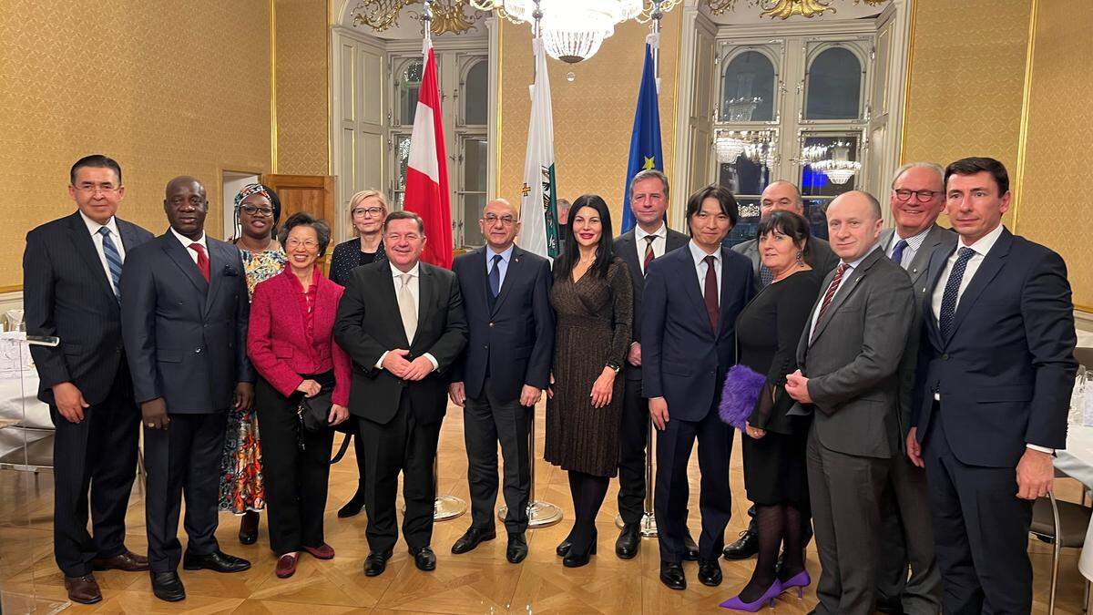 Landtagspräsidentin Manuela Khom und Landesrat Werner Amon empfingen die hohen Gäste