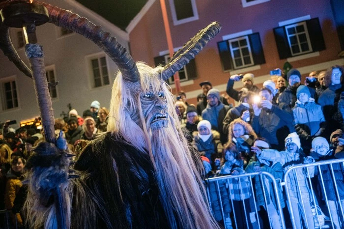Krampuslauf Frohnleiten, Hauptplatz, 8130 Frohnleiten, am 9.11. 2024.