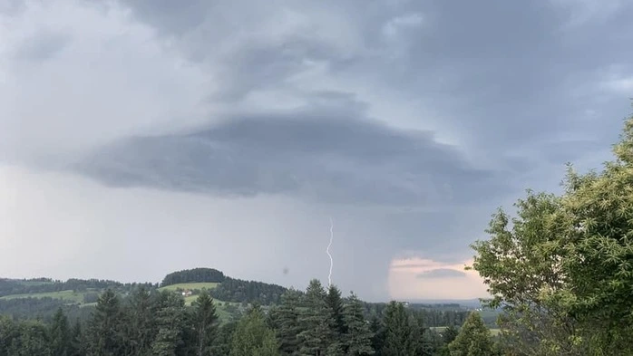 Sonntagabend zogen drei Gewitterzellen über die Steiermark (Sujetfoto) | Sonntagabend zogen drei Gewitterzellen über die Steiermark (Sujetfoto)