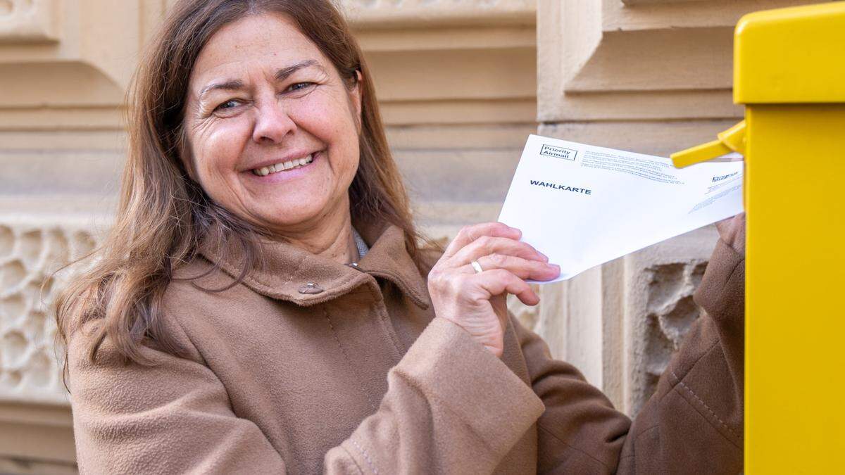 Auch Doris Kampus (SPÖ) hat ihre Wahlkarte schon eingeworfen