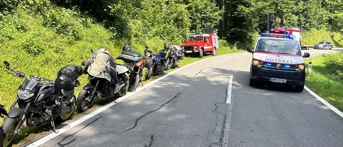 Der vorletzte der Bikergruppe stürzte in einer Linkskurve