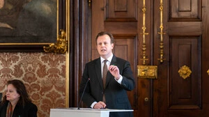 ÖVP-Spitalslandesrat Karlheinz Kornhäusl im Landtag: „Zwei Bundesländer stellen die Versorgung in einer Region sicher.“ 