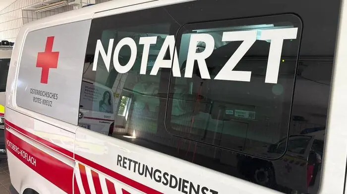 Das Rote Kreuz brachte den 26-Jährigen ins Krankenhaus Schladming (Symbolfoto)