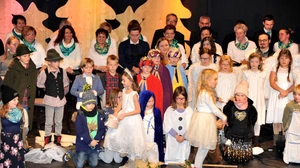 Die 2. Klassen der Volksschule Admont beeindruckten mit ihrem musikalischen Weihnachtsspiel