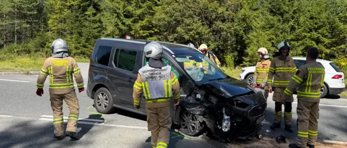 Sechs Menschen wurden bei dem Unfall verletzt