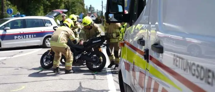Rettungseinsatz nach Motorradunfall (Archivbild)