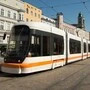 Die 69-Jährige wurde unter der Straßenbahngarnitur eingeklemmt