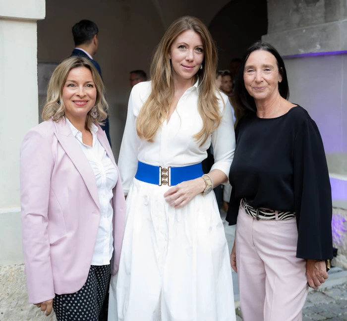 Fest zum 40-Jahr-Jubiläum des steirischen Presseclubs: Präsidentin Sigrid Hroch (r.) und Geschäftsführerin Alexandra Reischl begrüßten unter anderen Nina Zechner (IV)
