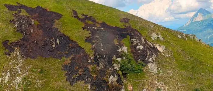 Aufnahme aus der Luft vom Brandbereich am Blaseneck auf etwa 1900 Meter Seehöhe