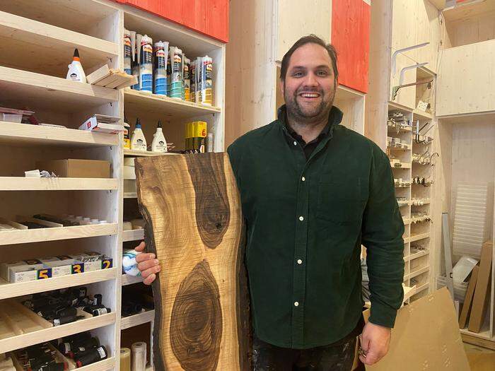 Paul Feiertag in seinem eigenen Baumarkt im Grazer Zentrum