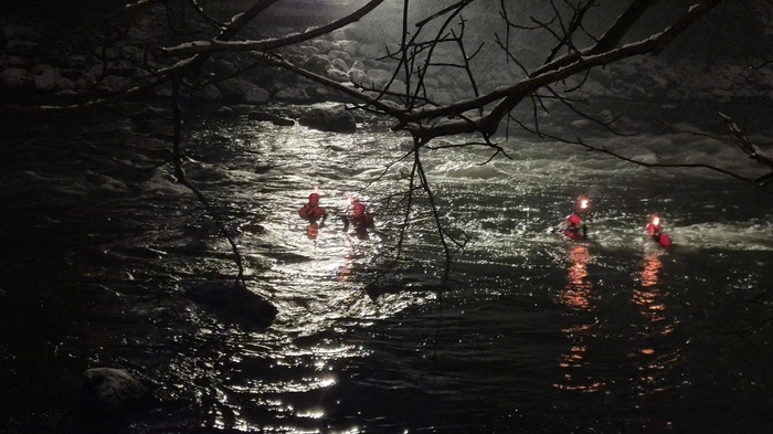 Falls Sie sich am Montag über mit Fackeln schwimmende Personen in der Mur in Graz gewundert haben ...