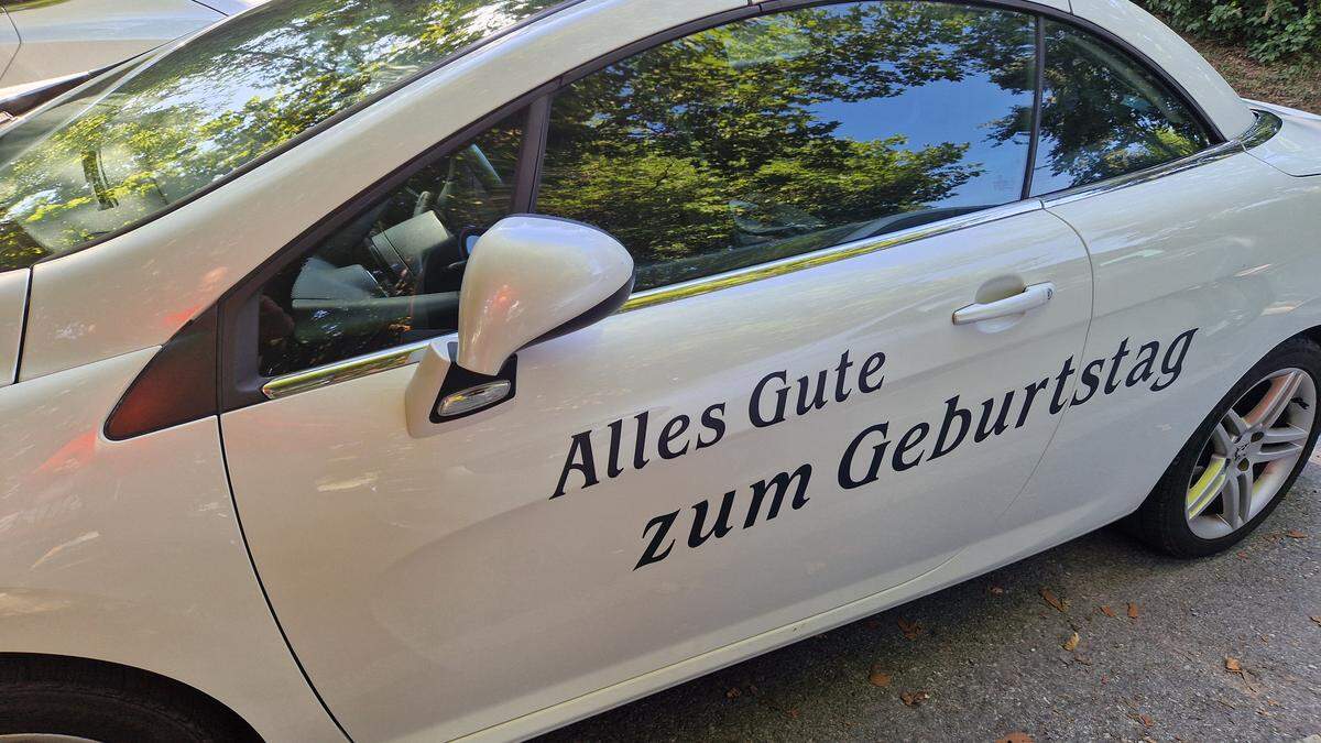 Kann man so machen: ein Auto als Geschenk