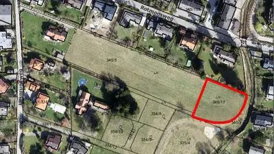 Um diese Teilfläche in Andritz, nahe Rotmoosweg, geht es im aktuellen Fall