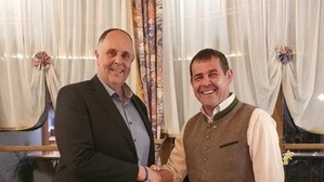 Herbert Hansmann (rechts) wird neuer Bürgermeister, Kurt Berger Vizebürgermeister.