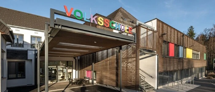Die sanierte Volksschule in St. Bartholomä