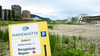 Noch liegt die Fläche zwischen Alter Poststraße und der neuen Schule in Reininghaus brach. Um die Bebauung gibt es nun Streit