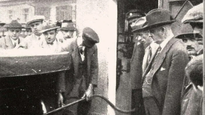 1924: Graz braust vor und startet die ersten Tankstellen