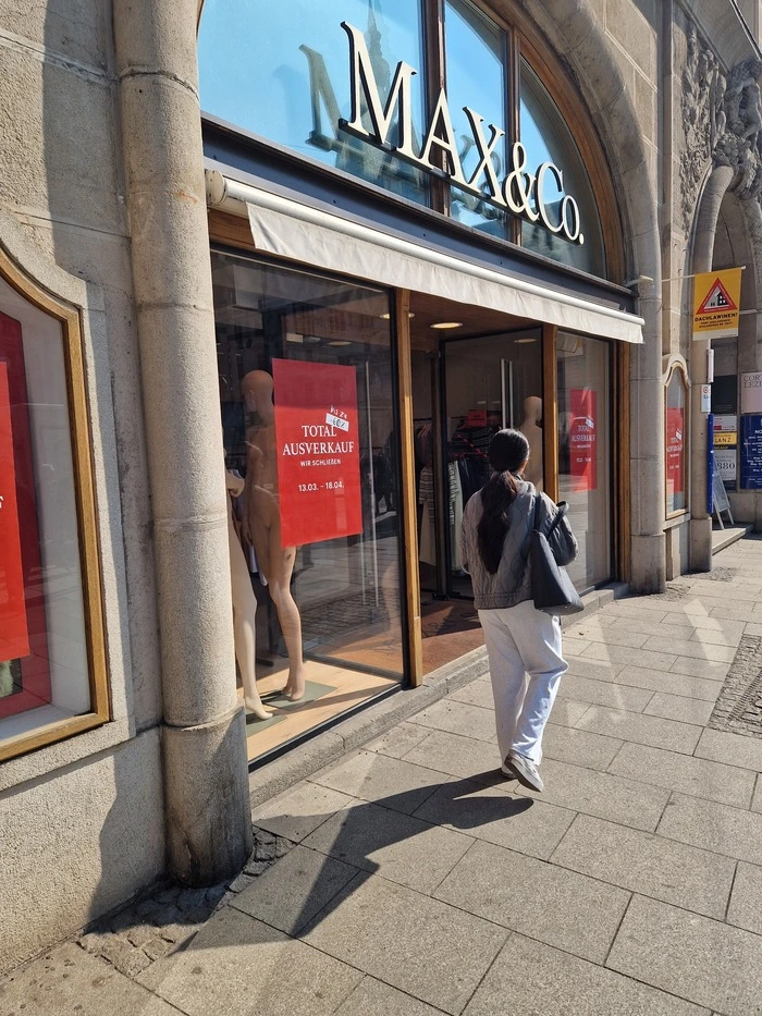 Im Frühjahr 2023 wurde Max & Co eröffnet, nun sagt man am Grazer Hauptplatz „Adieu“