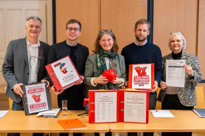 Tag der offenen Konten bei der KPÖ: Manfred Eber, Robert Krotzer, Elke Kahr, Alexander Melinz und Claudia Klimt-Weithaler