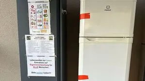 Da steht wieder einer: Der neue Kühlschrank beim foodsharing-Standort in Reininghaus