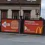 An der Kreuzung Liebenauer Straße/Karl-Huber-Gasse treffen die Fastfood-Ketten aufeinander