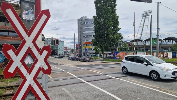 Ulrich-Lichtenstein-Gasse: Die Eisebahnkreuzung neben dem Stadion wird gesperrt