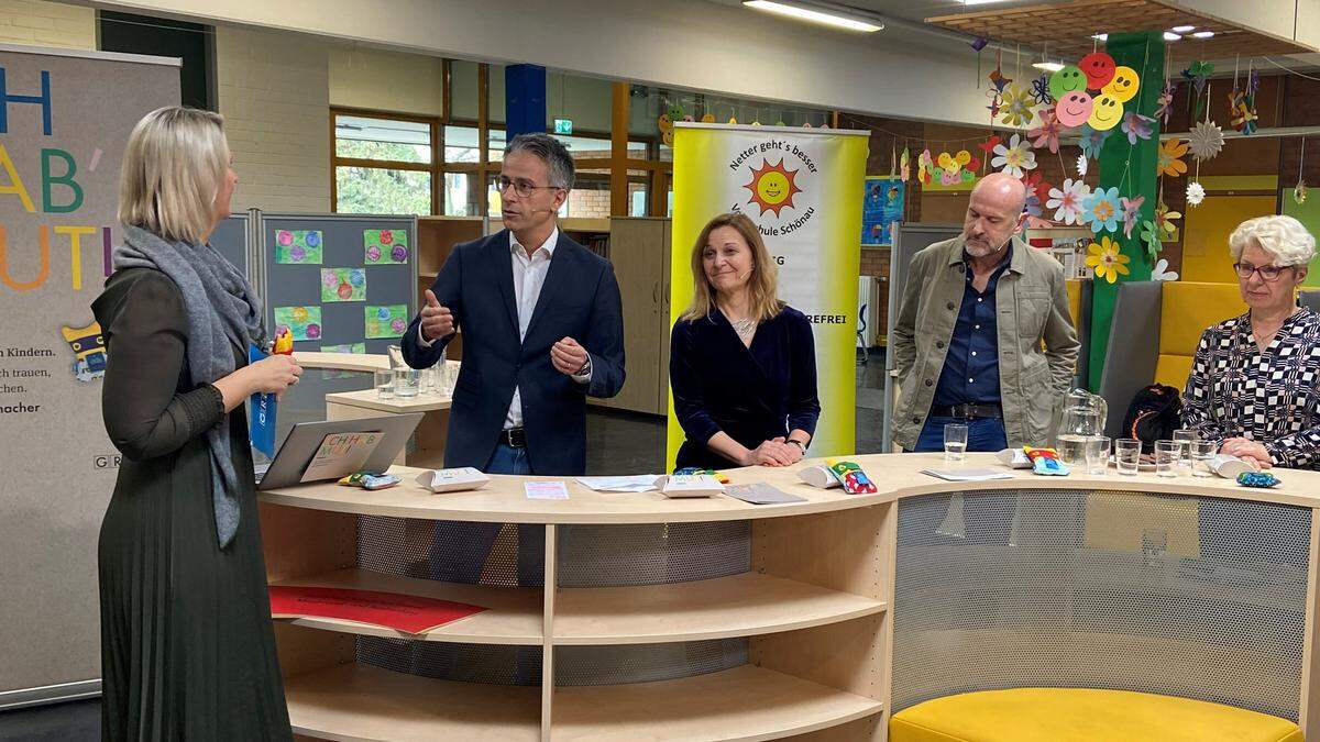 Das Projekt „Mutmacher“ wurde in der Volksschule Schönau vorgestellt