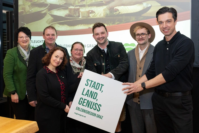„Mit Herz und Hauben“ heißt der Beitrag über die Erlebnisregion Graz, der die Spezialitäten der Region wie Gänge eines Menüs präsentiert