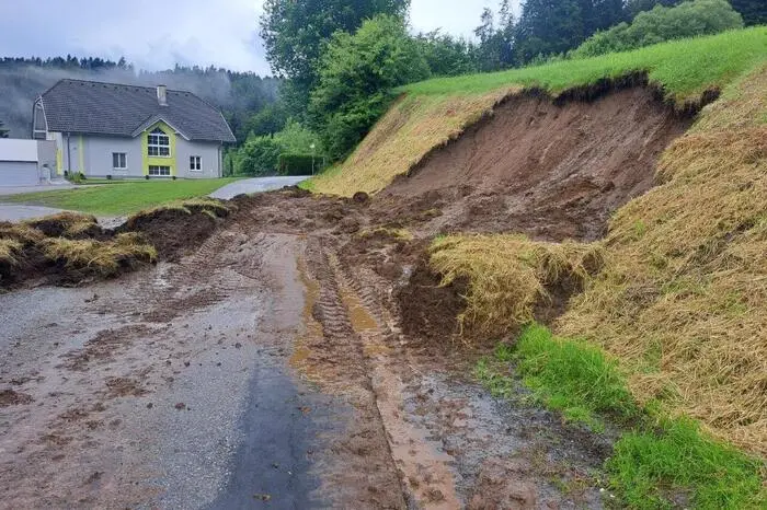 In Schäffern kam es an mehreren Stellen zu Murenabgängen und Hangrutschungen.
