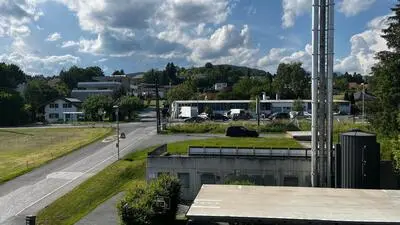 Das bestehende Heizhaus in Fölling wird nach dem Umbau um rund einen Meter höher als zuvor, aber wesentlich leistungsfähiger sein