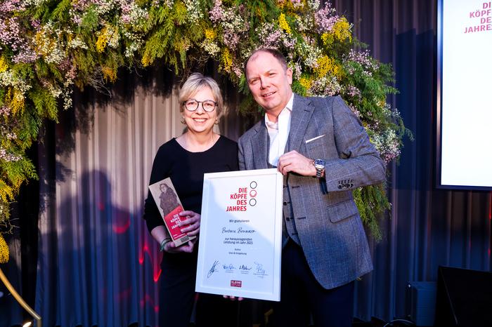 Preisträgerin Barbara Brunner mit Bernhard Rinner (Bühnen Graz)