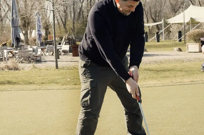 ... zuerst wird aber eine Runde Golf gespielt ...