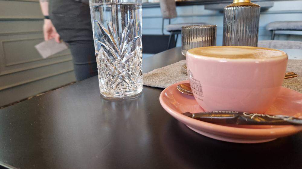 4,10 Euro kostet der kleine Cappuccino im Grazer Operncafé, der große 5,80 Euro