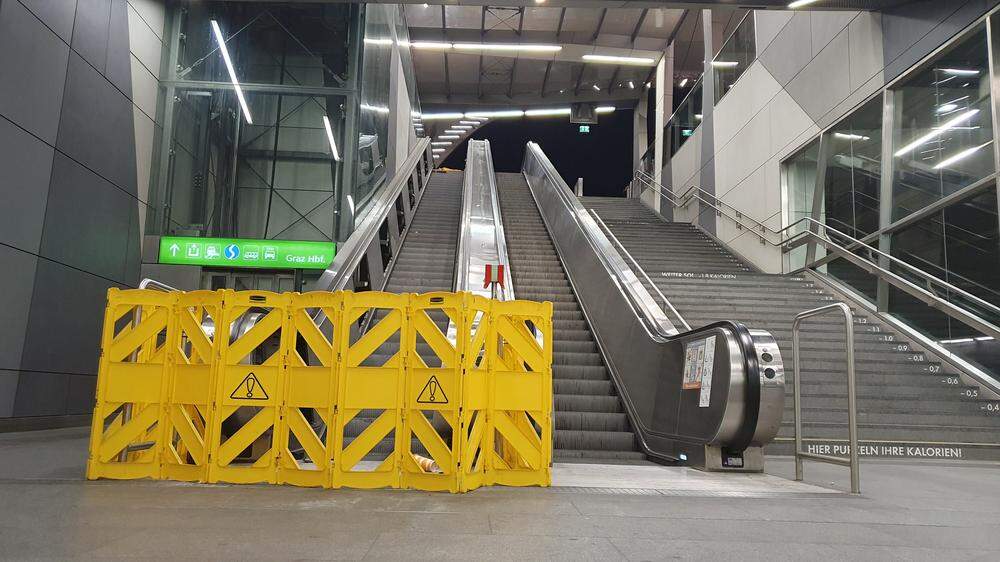 Seit Wochen gesperrt: Die Rolltreppe zur Tram-Haltestelle am Hauptbahnhof