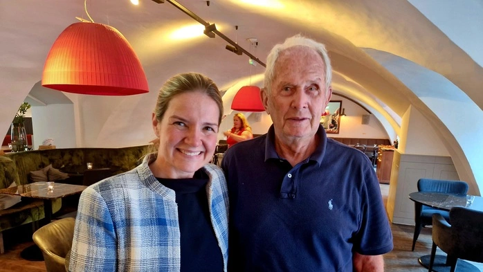 Klara Maria Heinritzi in ihrem neuen L‘Osteria-Restaurant mit „Hausherr“ Helmut Marko