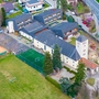 Das Areal ist insgesamt rund 10.000 Quadratmeter groß. Bis 2019 gehörte es den Salesianern, seither der Diözese Graz-Seckau