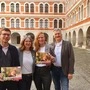 Das Grazer KPÖ-Team im Innenhof des Priesterseminars: Robert Krotzer, Elke Kahr, Daniela Gamsjäger-Katzensteiner und Manfred Eber