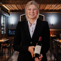 Bettina Veratschnig sorgt in der „Goldenen Birn“ für die perfekte Speisenbegleitung – mit Wein oder auch alkoholfrei