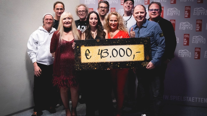 Nach fünf Jahren Pause und dem viel zu frühen Tod des Erfinders Vojo Radkovic im September, meldete sich „seine“ Benefiz-Show zurück. Mit einem Spendenrekord: 43.000 Euro kamen zusammen.