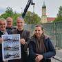Für eine FuZo am Kai: Karl Reiter und Karl-Heinz Posch mit Harald Fischer vom Tribeka (hinten Mitte) und Steffie Obrist von La Strada
