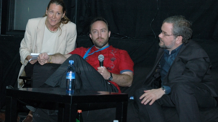 Wikipedia-Gründer Jimmy Wales (Mitte) war Gast der ersten Festivalausgabe