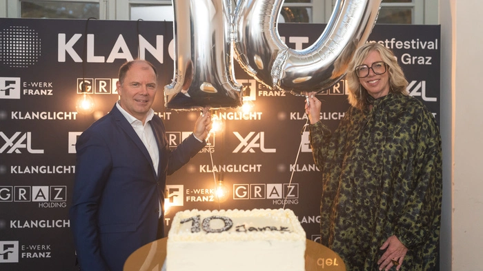Bühnen-Graz-Chef Bernhard Rinner und Klanglicht-Kuratorin Birgit Lill-Schnabl eröffneten am Freitag die 10. Ausgabe des Festivals Klanglicht in Graz.