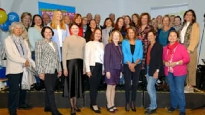 Gruppenfoto des Sprachennetzwerks Graz.