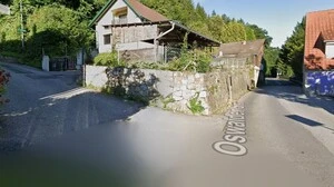 Die enge Kreuzung Am Schießbühel/Oswalder Straße